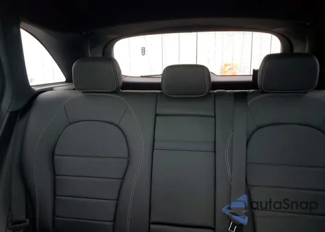 2018 Mercedes-Benz Glc 300 4Matic z USA, uszkodzony, nr VIN WDC0G4KB6JV083384